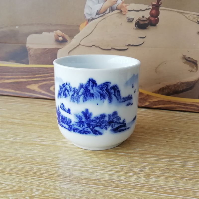 Cerc Blue And White Porcelain  - مراجعة Wine Beer Restaurant وسعره